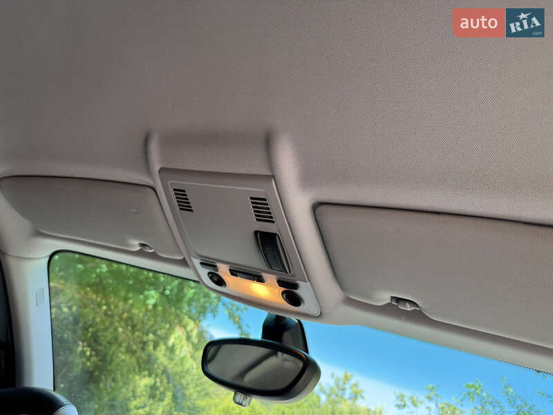 Хетчбек BMW 1 Series 2009 в Немирові