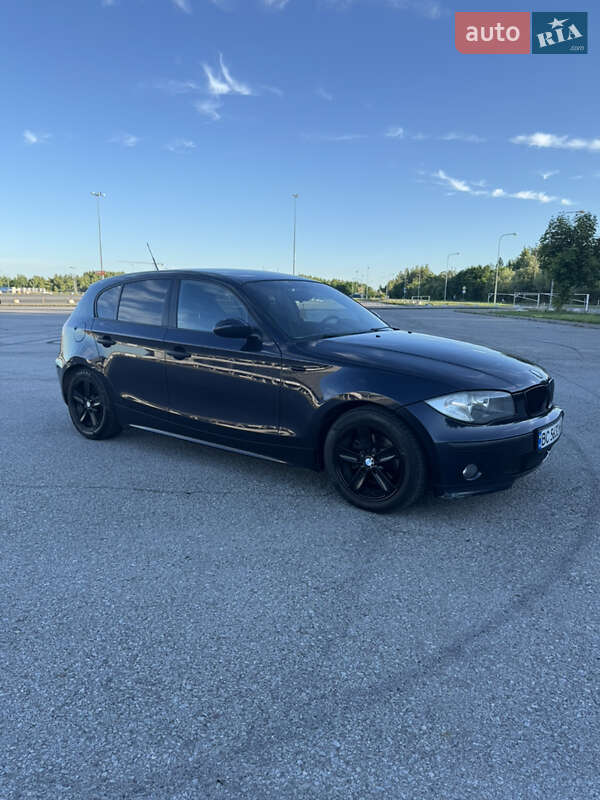 Хэтчбек BMW 1 Series 2006 в Львове