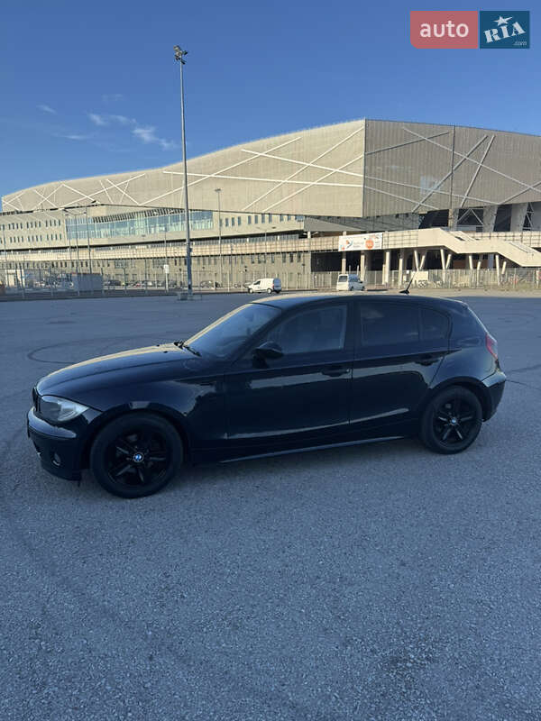 Хэтчбек BMW 1 Series 2006 в Львове