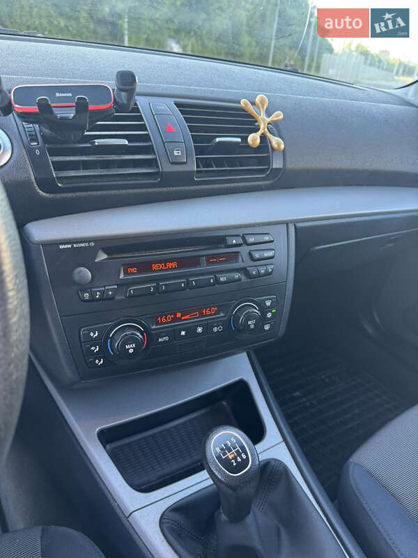 Хэтчбек BMW 1 Series 2006 в Львове