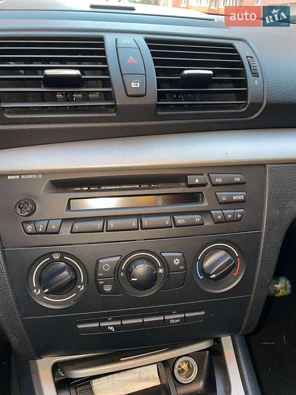 Хэтчбек BMW 1 Series 2009 в Ирпене