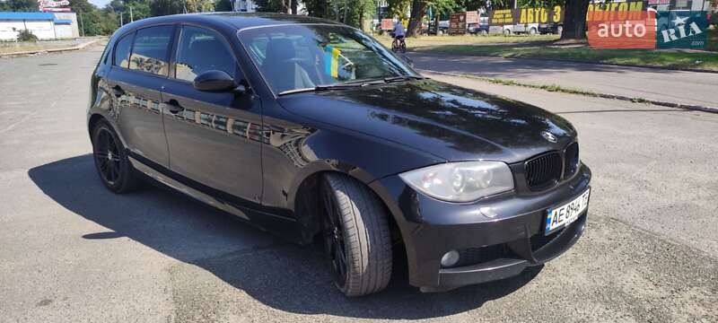 Хэтчбек BMW 1 Series 2009 в Каменском