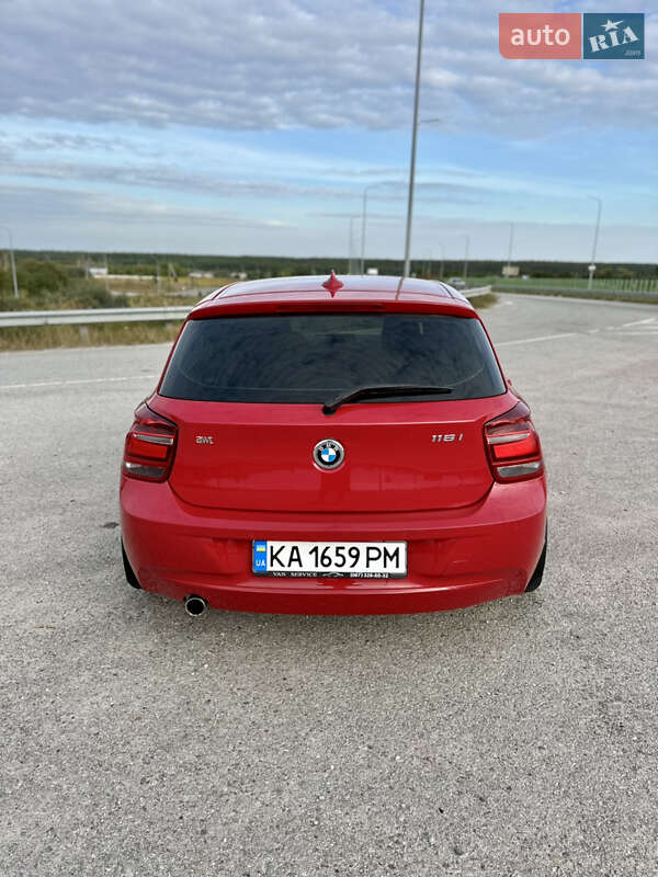 Хэтчбек BMW 1 Series 2012 в Киеве