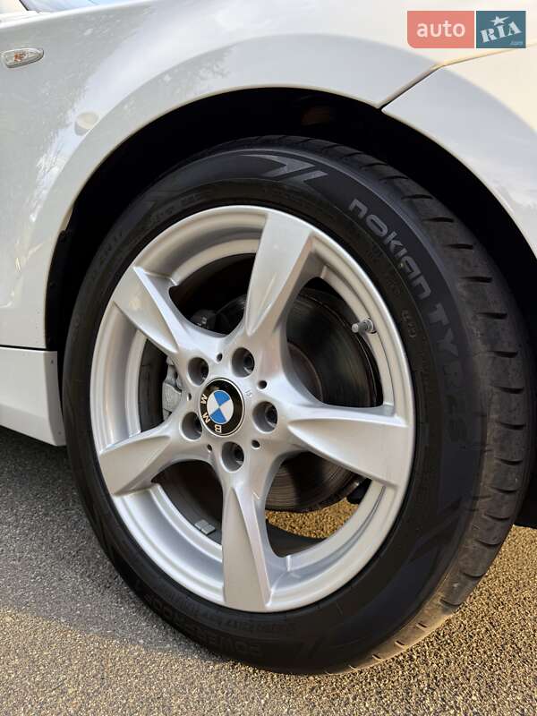 Кабриолет BMW 1 Series 2013 в Киеве фото 10 Кабриолет BMW 1 Series 2013 в Киеве