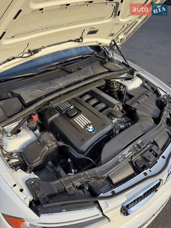 Кабриолет BMW 1 Series 2013 в Киеве фото 31 Кабриолет BMW 1 Series 2013 в Киеве