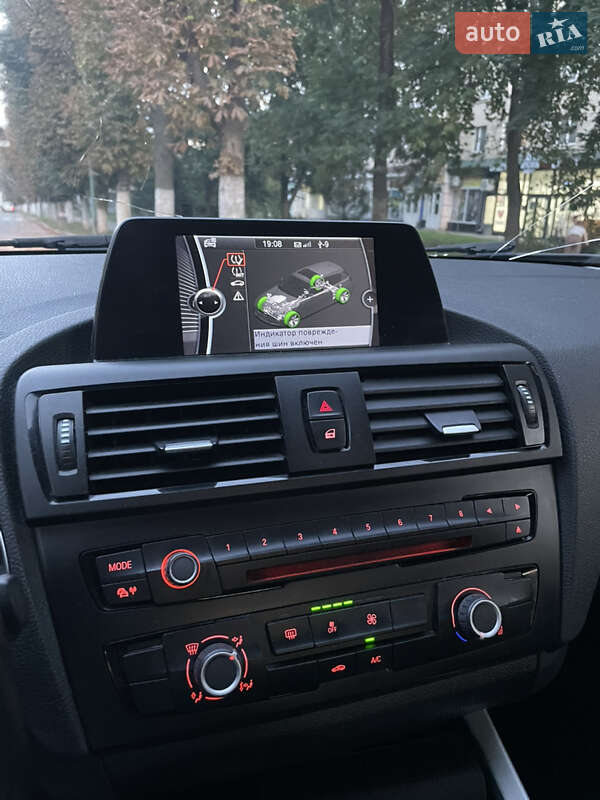 Хетчбек BMW 1 Series 2014 в Хмільнику