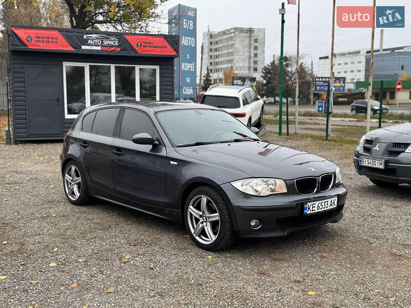 Хэтчбек BMW 1 Series 2005 в 