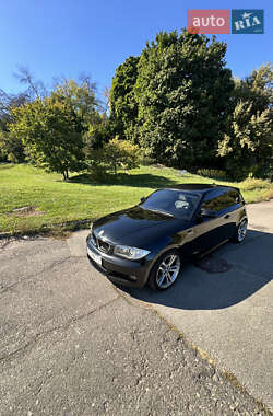 Хэтчбек BMW 1 Series 2007 в Киеве