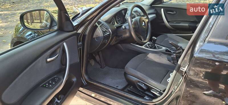 Хэтчбек BMW 1 Series 2010 в Сумах фото 3 Хэтчбек BMW 1 Series 2010 в Сумах
