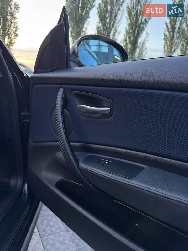 Хэтчбек BMW 1 Series 2007 в Василькове