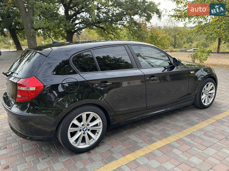 Хэтчбек BMW 1 Series 2010 в Кропивницком фото 7 Хэтчбек BMW 1 Series 2010 в Кропивницком