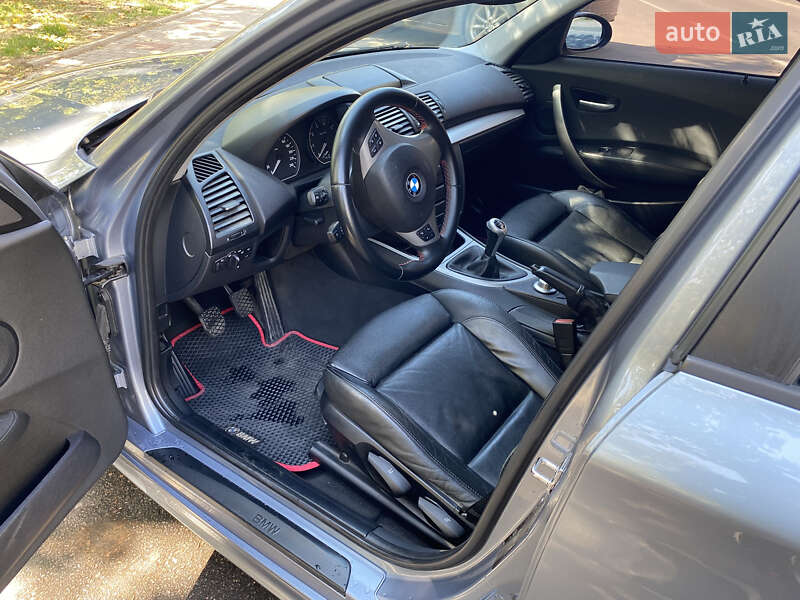 Хэтчбек BMW 1 Series 2006 в Одессе