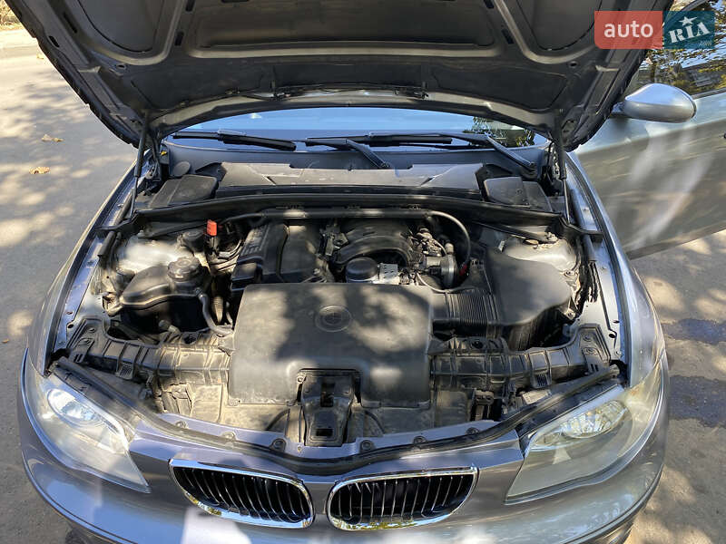 Хэтчбек BMW 1 Series 2006 в Одессе