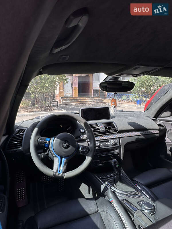 Хэтчбек BMW 1 Series 2008 в Новомосковске