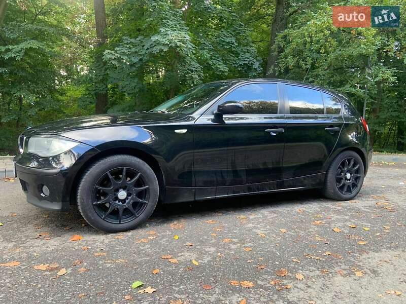 Хэтчбек BMW 1 Series 2005 в Винниках