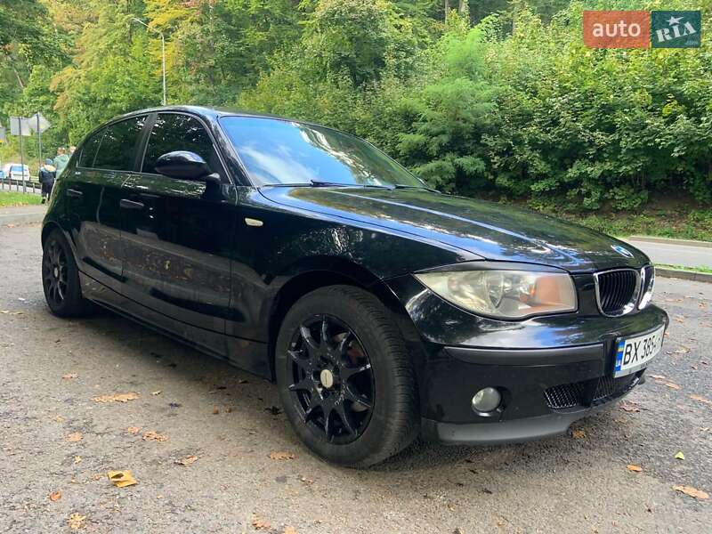 Хэтчбек BMW 1 Series 2005 в Винниках