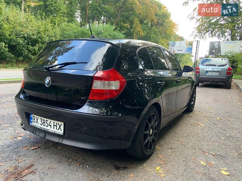 Хэтчбек BMW 1 Series 2005 в Винниках