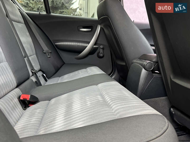 Хетчбек BMW 1 Series 2006 в Рівному фото 41 Хетчбек BMW 1 Series 2006 в Рівному