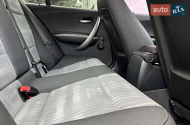 Хэтчбек BMW 1 Series 2006 в 