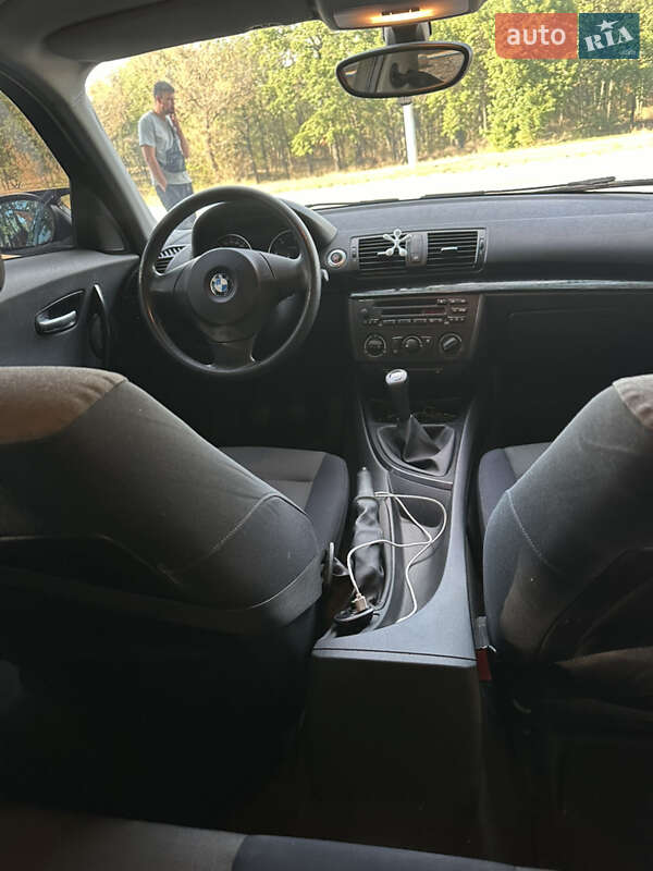 Хэтчбек BMW 1 Series 2005 в Вознесенске