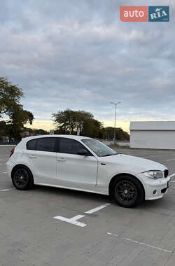 Хэтчбек BMW 1 Series 2006 в  фото 11 Хэтчбек BMW 1 Series 2006 в