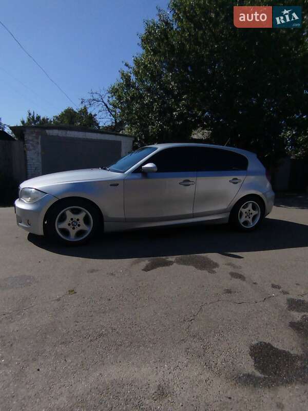 Хэтчбек BMW 1 Series 2007 в Киеве