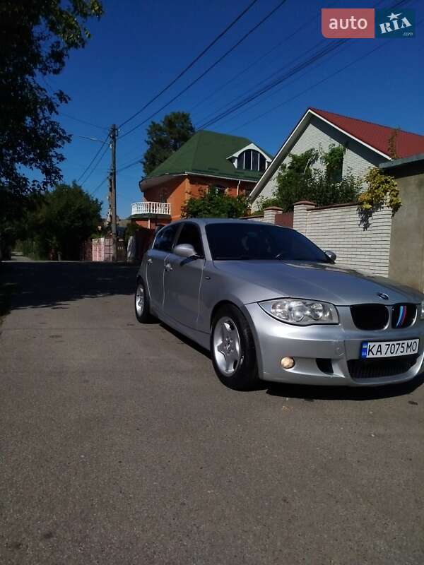 Хэтчбек BMW 1 Series 2007 в Киеве