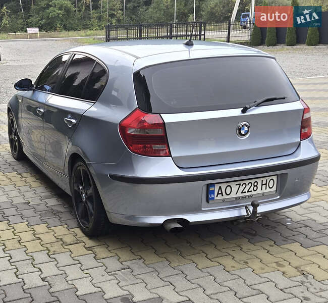 Хэтчбек BMW 1 Series 2009 в Мукачево