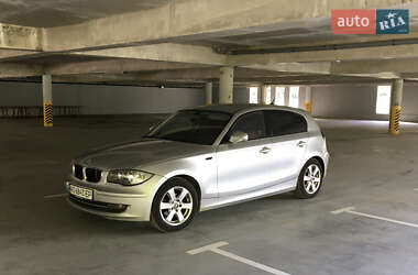 Хэтчбек BMW 1 Series 2009 в 