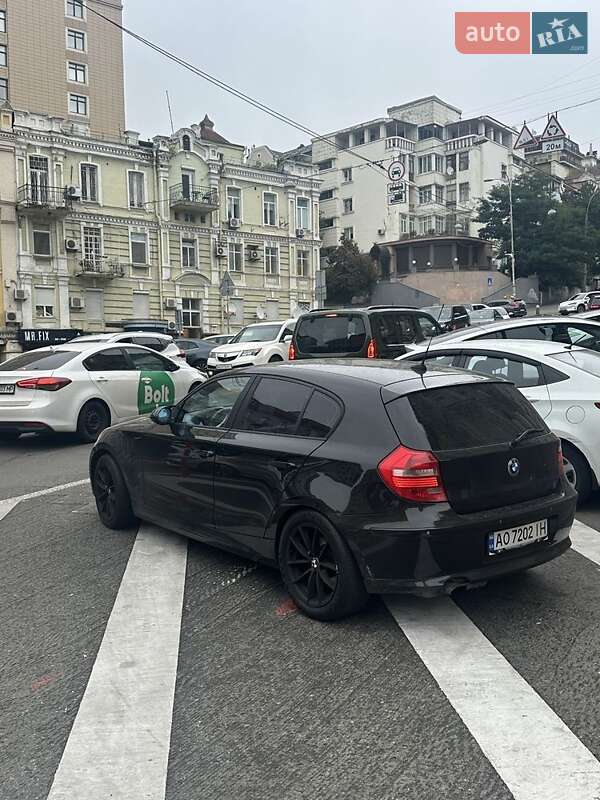 Хэтчбек BMW 1 Series 2007 в Киеве