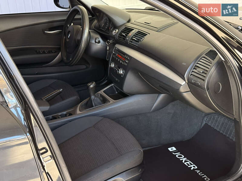 Хетчбек BMW 1 Series 2009 в Одесі фото 16 Хетчбек BMW 1 Series 2009 в Одесі