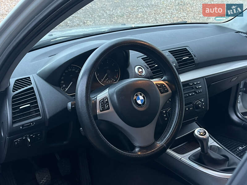 Хэтчбек BMW 1 Series 2005 в Харькове