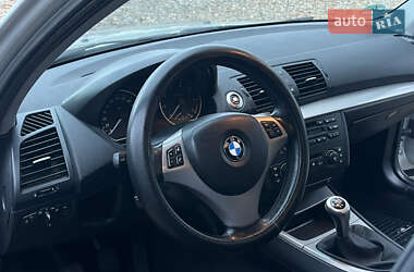 Хэтчбек BMW 1 Series 2005 в  фото 10 Хэтчбек BMW 1 Series 2005 в