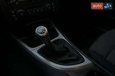 Хэтчбек BMW 1 Series 2005 в  фото 25 Хэтчбек BMW 1 Series 2005 в