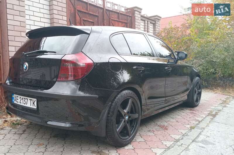 Хэтчбек BMW 1 Series 2010 в Днепре