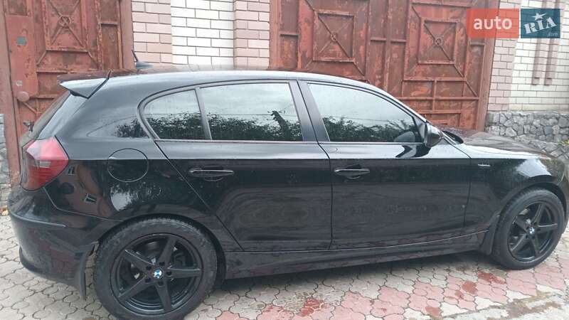 Хэтчбек BMW 1 Series 2010 в Днепре