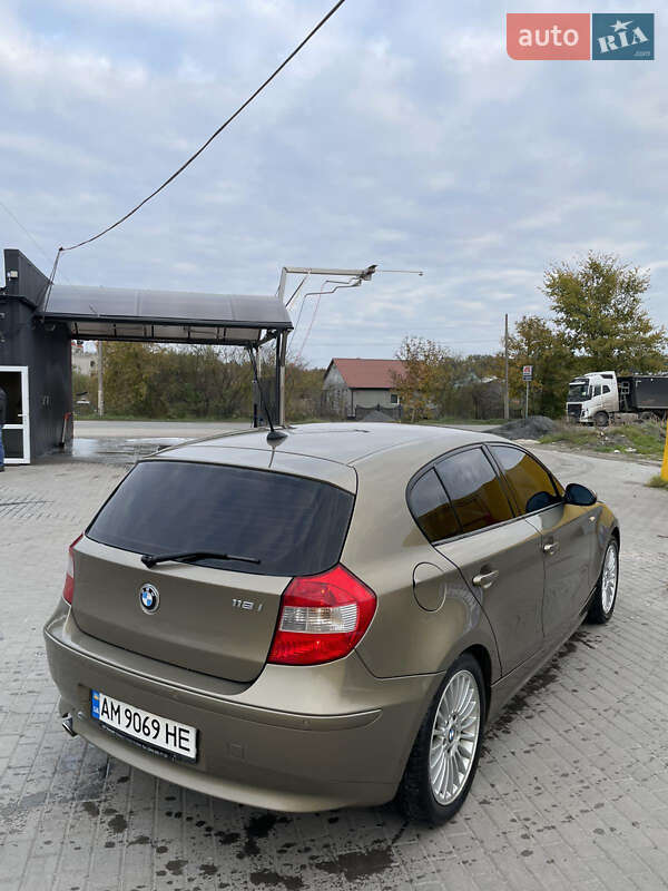 Хэтчбек BMW 1 Series 2006 в Шепетовке фото 4 Хэтчбек BMW 1 Series 2006 в Шепетовке