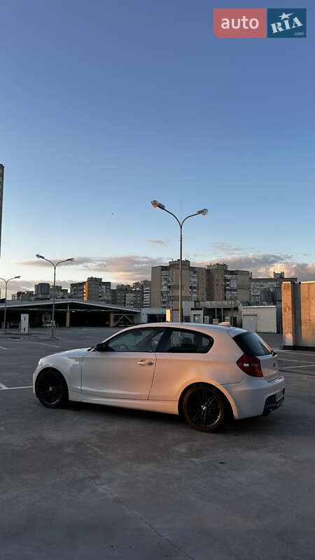 Хэтчбек BMW 1 Series 2008 в Киеве