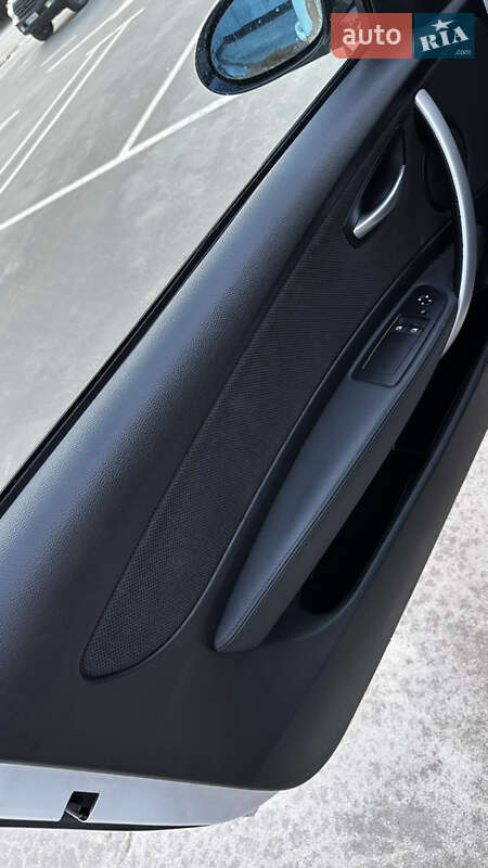 Хэтчбек BMW 1 Series 2008 в Киеве