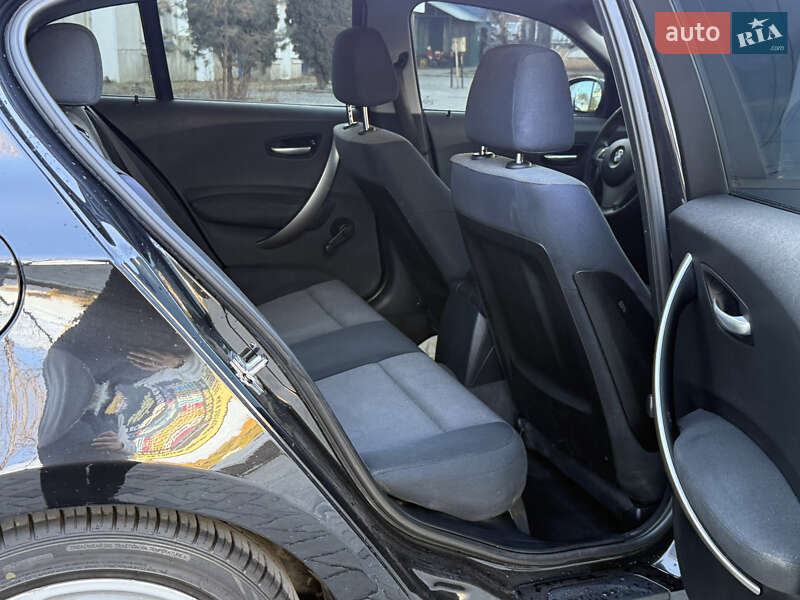 Хэтчбек BMW 1 Series 2005 в Ровно