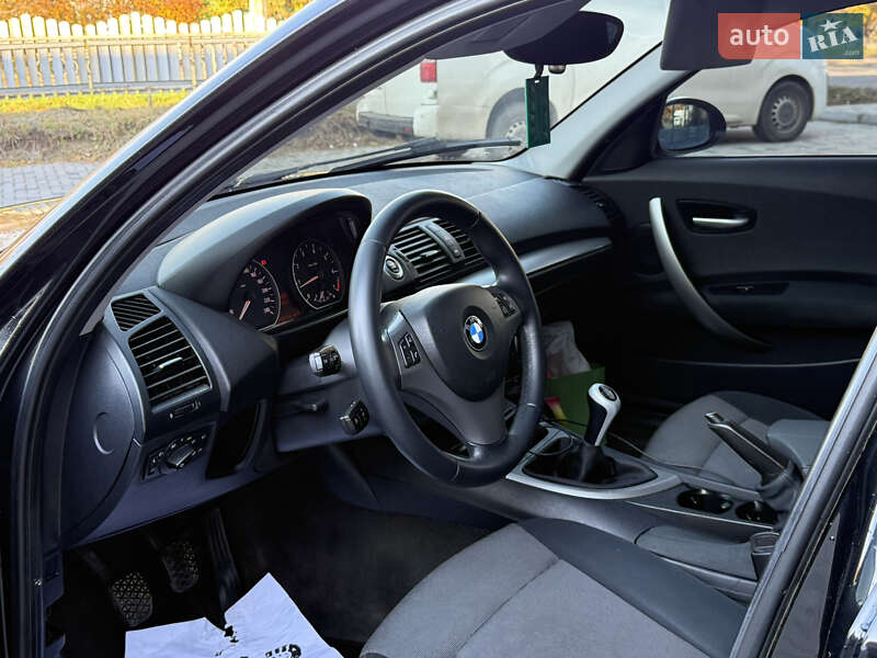 Хэтчбек BMW 1 Series 2005 в Ровно