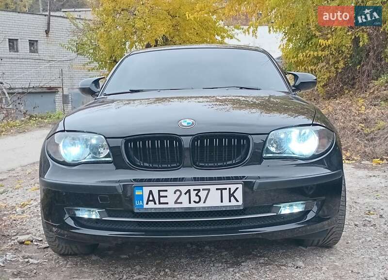 Хэтчбек BMW 1 Series 2010 в Днепре