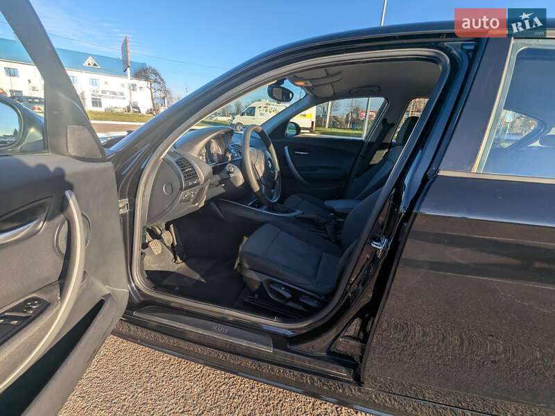 Хэтчбек BMW 1 Series 2006 в Житомире фото 12 Хэтчбек BMW 1 Series 2006 в Житомире