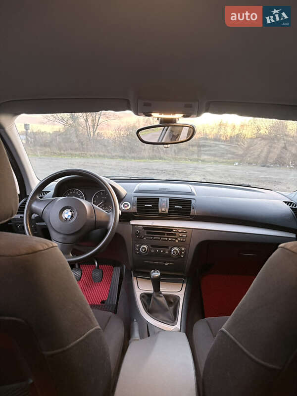 Хэтчбек BMW 1 Series 2007 в Киеве фото 11 Хэтчбек BMW 1 Series 2007 в Киеве