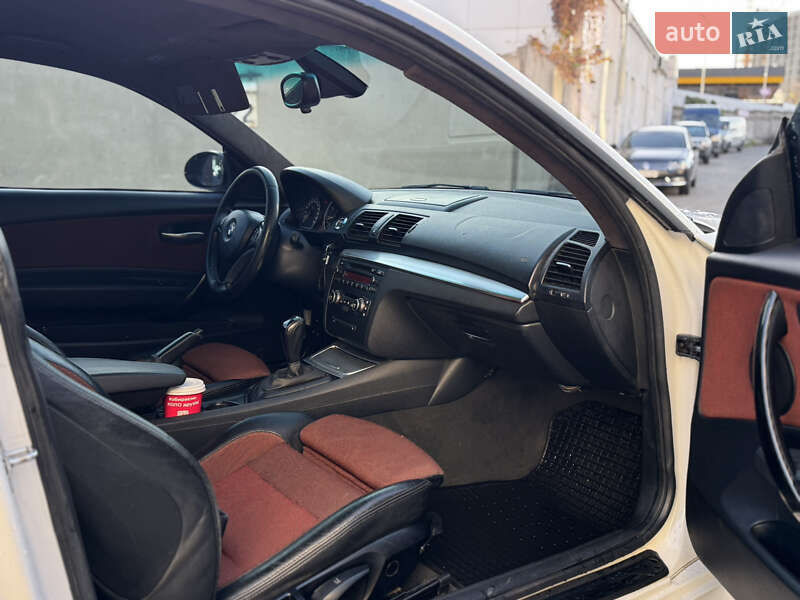 Хэтчбек BMW 1 Series 2008 в Киеве
