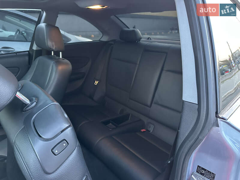 Купе BMW 1 Series 2009 в Киеве