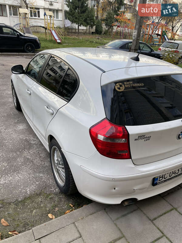 Хэтчбек BMW 1 Series 2010 в Львове