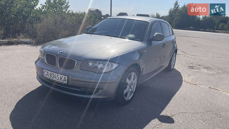 Хэтчбек BMW 1 Series 2010 в Лубнах