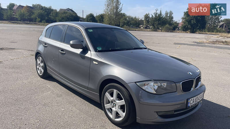 Хэтчбек BMW 1 Series 2010 в Лубнах