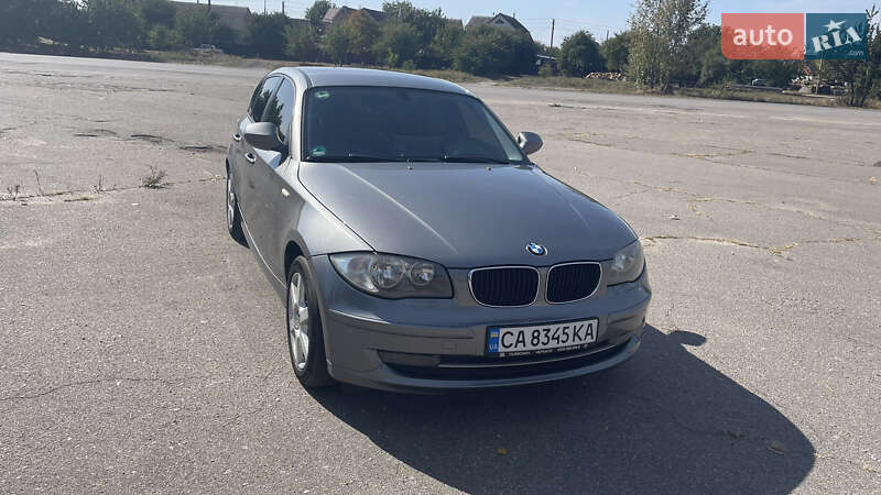 Хэтчбек BMW 1 Series 2010 в Лубнах
